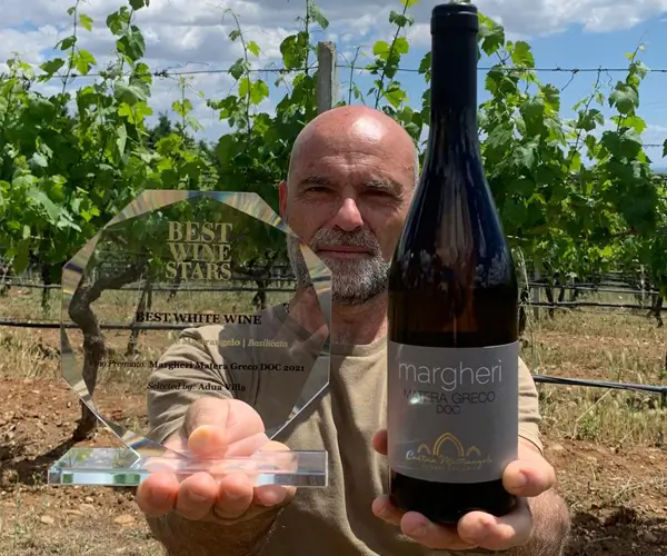 Giuseppe Mastrangelo al Best Wine Stars 2024 vicitore miglior vino bianco Italiano con il Margherì
